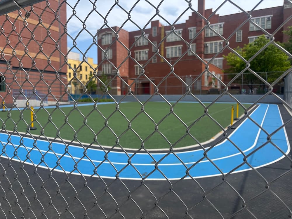 PS85Q Playground fence